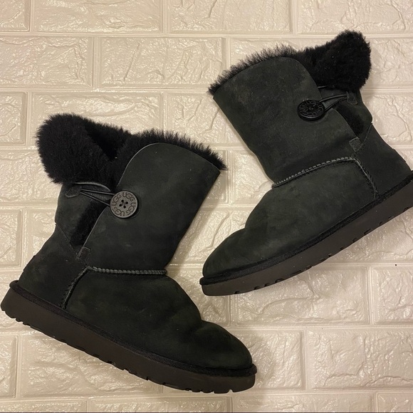 Ugg Australia Bailey Button Boots Size 8 - Picture 1 of 10